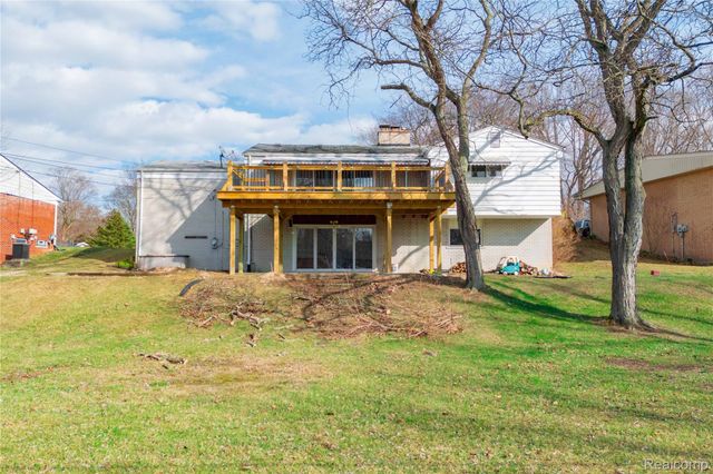 21918 Knudsen Drive, Grosse Ile Township, MI 48138