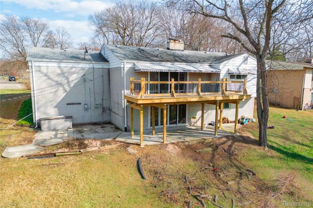 21918 Knudsen Drive, Grosse Ile Township, MI 48138