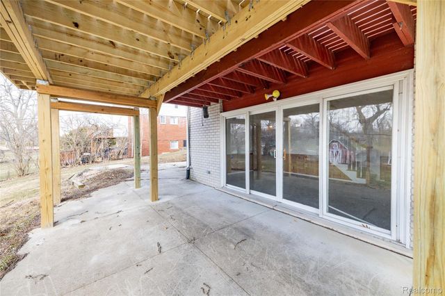 21918 Knudsen Drive, Grosse Ile Township, MI 48138