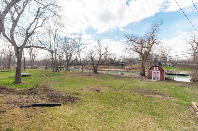 21918 Knudsen Drive, Grosse Ile Township, MI 48138