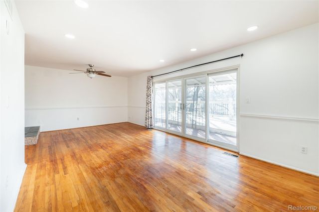 21918 Knudsen Drive, Grosse Ile Township, MI 48138