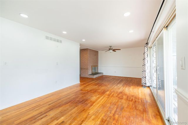 21918 Knudsen Drive, Grosse Ile Township, MI 48138