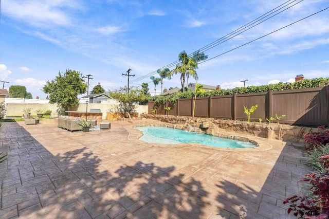 1962 Harte Way, Placentia, CA 92870