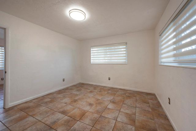 1528 NE 33rd Street, Oakland Park, FL 33334