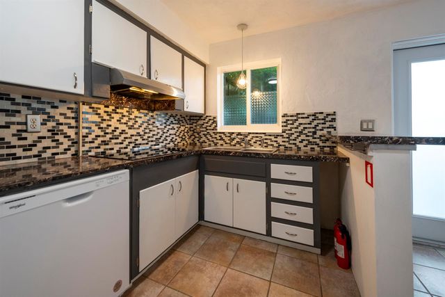 1528 NE 33rd Street, Oakland Park, FL 33334