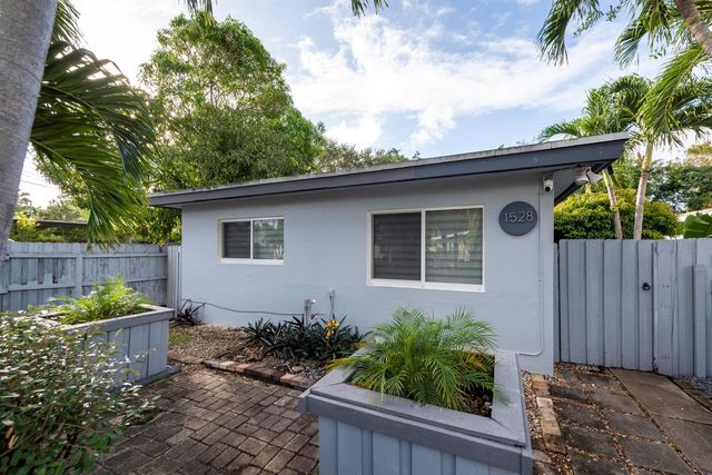 1528 NE 33rd Street, Oakland Park, FL 33334