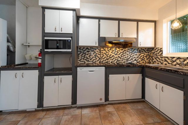 1528 NE 33rd Street, Oakland Park, FL 33334