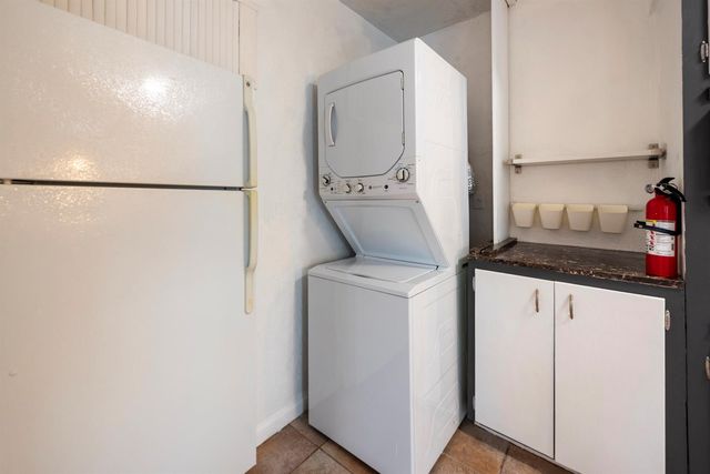 1528 NE 33rd Street, Oakland Park, FL 33334