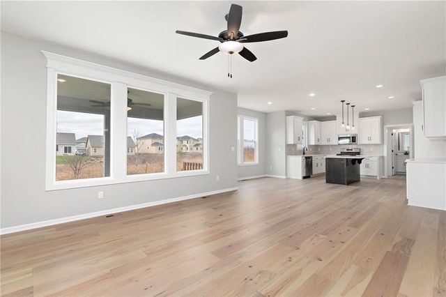 19791 W 122nd Terrace, Olathe, KS 66061