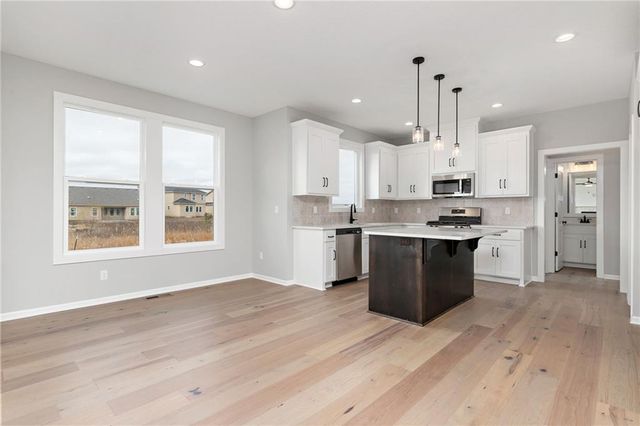 19791 W 122nd Terrace, Olathe, KS 66061