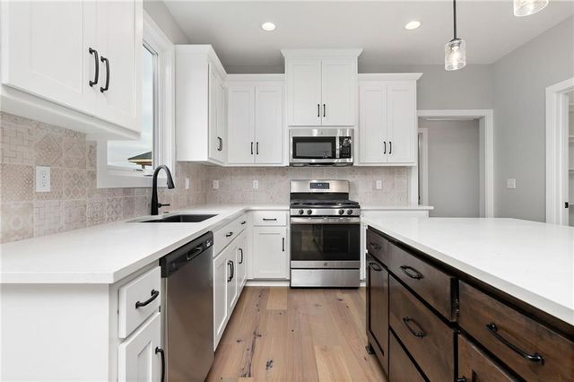 19791 W 122nd Terrace, Olathe, KS 66061