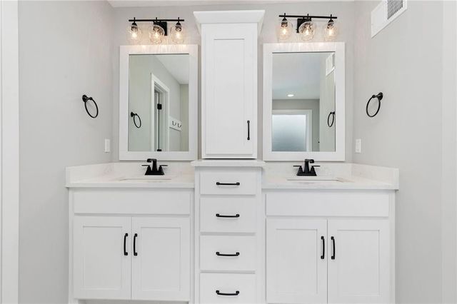 19791 W 122nd Terrace, Olathe, KS 66061