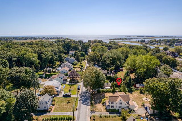13 Waterside Lane, Clinton, CT 06413
