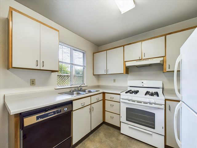 3122 St Louis Road, Arcata, CA 95521