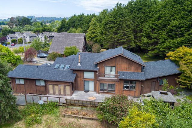 3122 St Louis Road, Arcata, CA 95521