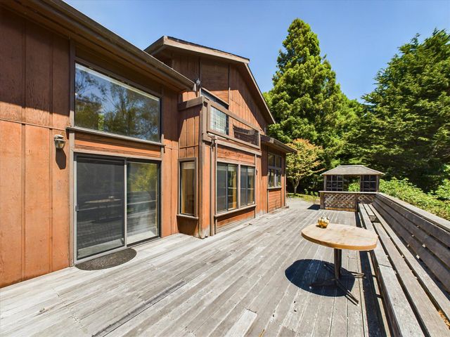 3122 St Louis Road, Arcata, CA 95521