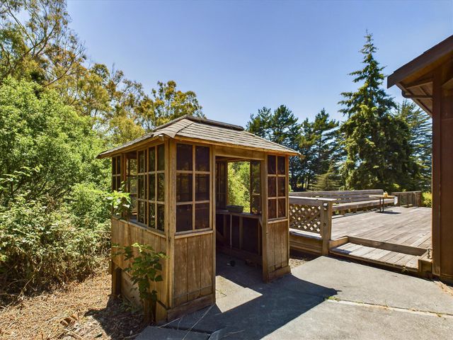 3122 St Louis Road, Arcata, CA 95521