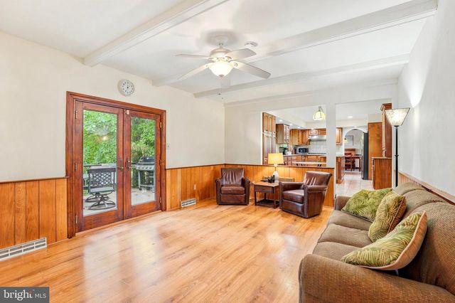24 BERKLEY DR, Yardley, PA 19067
