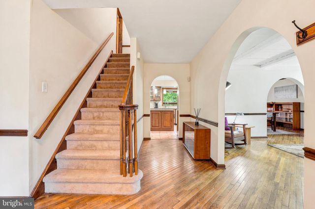 24 BERKLEY DR, Yardley, PA 19067