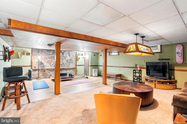 24 BERKLEY DR, Yardley, PA 19067