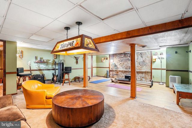 24 BERKLEY DR, Yardley, PA 19067