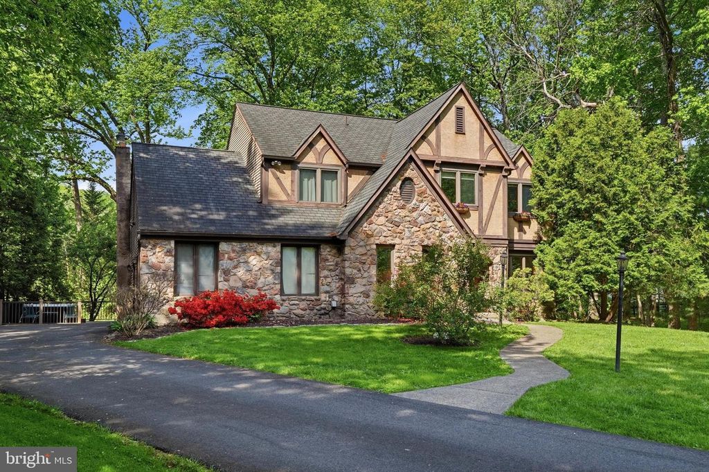 24 BERKLEY DR, Yardley, PA 19067