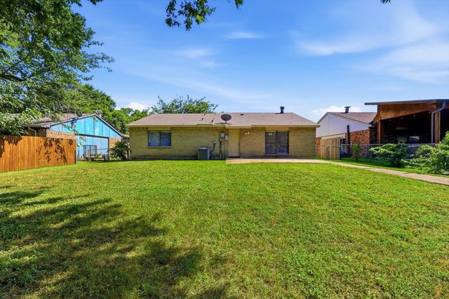 7323 Ashcrest Lane, Dallas, TX 75249