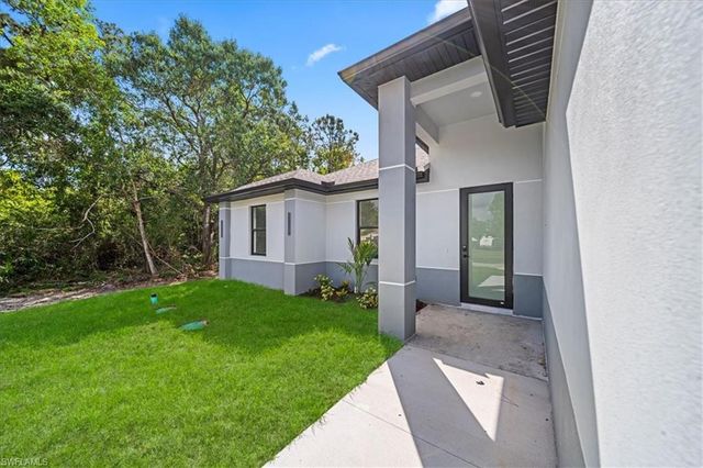 373 Selkirk AVE, Lehigh Acres, FL 33974