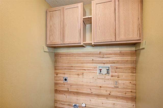 6800 Quail Meadow Drive, Watauga, TX 76148