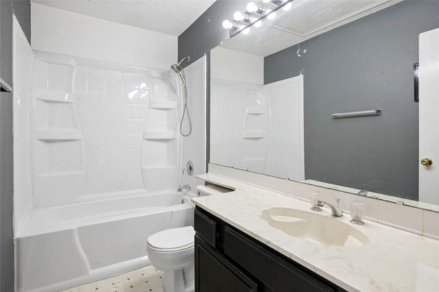 6800 Quail Meadow Drive, Watauga, TX 76148