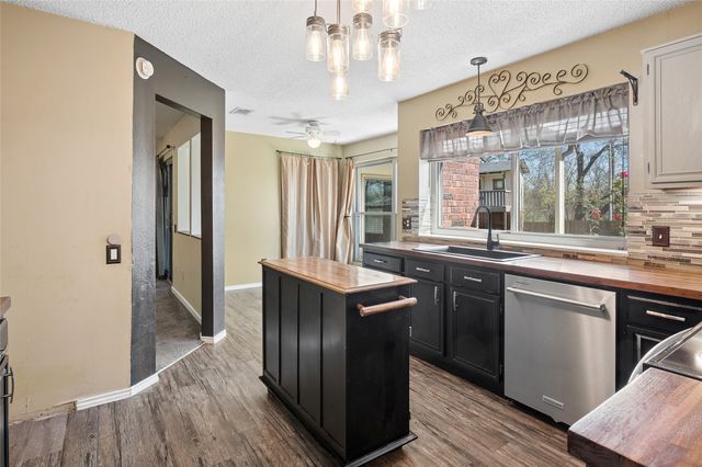 6800 Quail Meadow Drive, Watauga, TX 76148