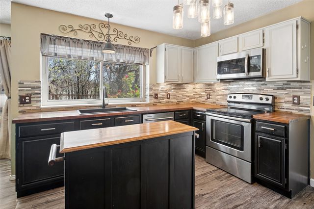 6800 Quail Meadow Drive, Watauga, TX 76148