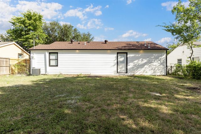 239 Halsey Street, Dallas, TX 75224