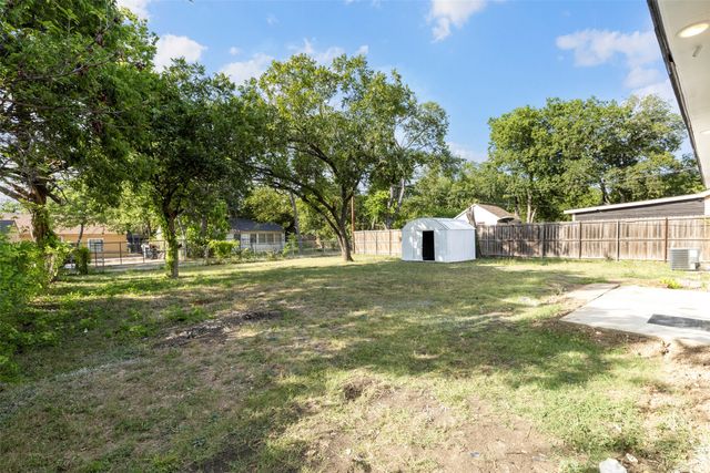 239 Halsey Street, Dallas, TX 75224