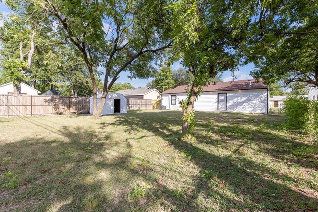 239 Halsey Street, Dallas, TX 75224