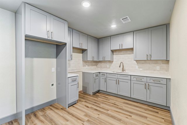 239 Halsey Street, Dallas, TX 75224