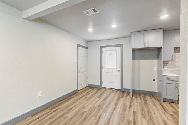 239 Halsey Street, Dallas, TX 75224