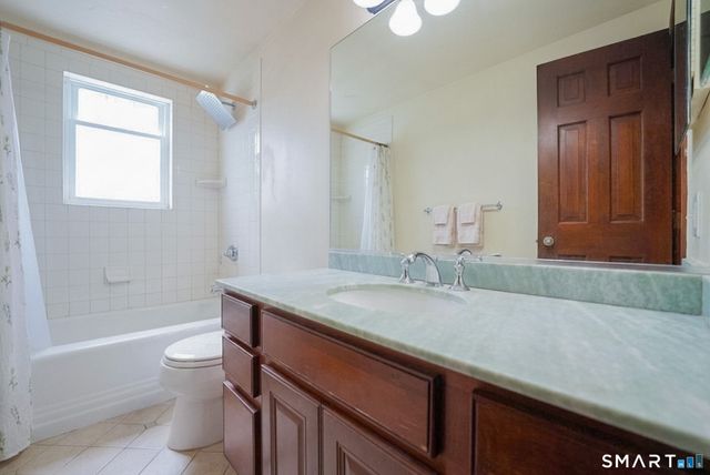 7 Hadik Parkway, Norwalk, CT 06854