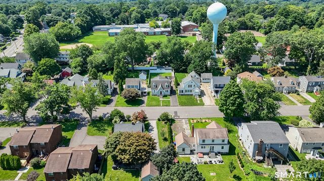 7 Hadik Parkway, Norwalk, CT 06854