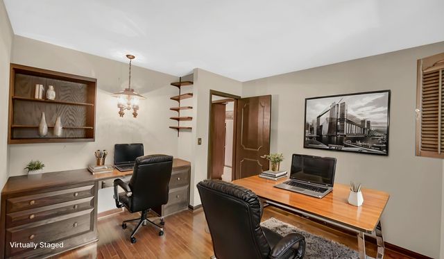 2208 Wynnewood Drive, Valparaiso, IN 46385