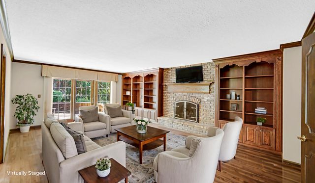 2208 Wynnewood Drive, Valparaiso, IN 46385