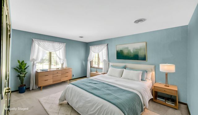 2208 Wynnewood Drive, Valparaiso, IN 46385