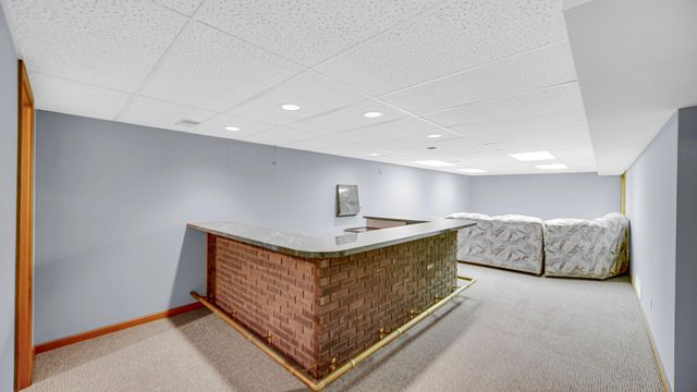 2208 Wynnewood Drive, Valparaiso, IN 46385