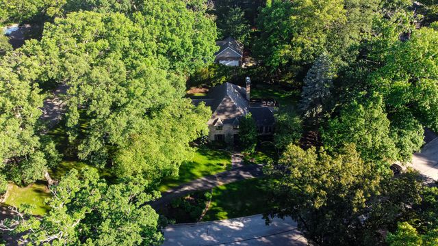 2208 Wynnewood Drive, Valparaiso, IN 46385