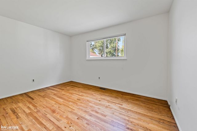 33214 Priehs Court, Sterling Heights, MI 48312
