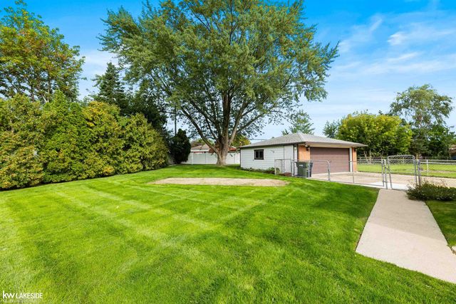 33214 Priehs Court, Sterling Heights, MI 48312