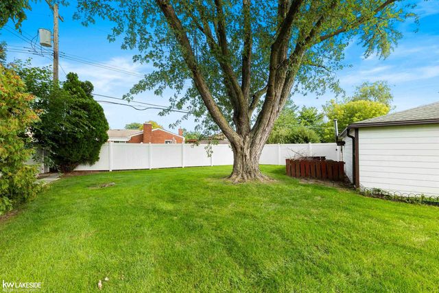 33214 Priehs Court, Sterling Heights, MI 48312