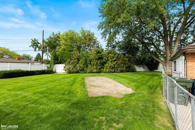 33214 Priehs Court, Sterling Heights, MI 48312