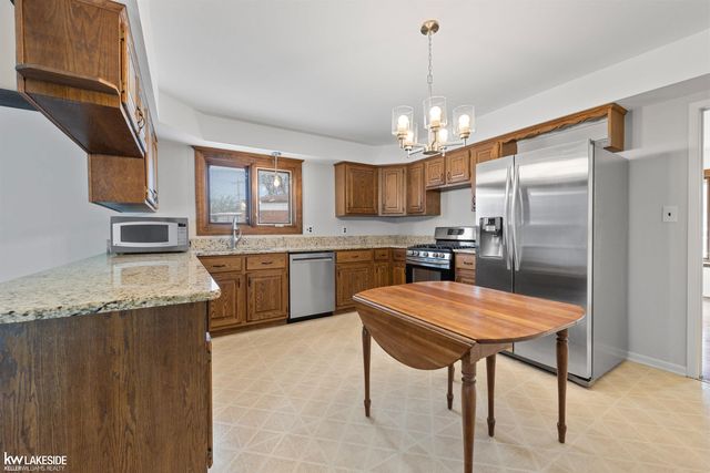 33214 Priehs Court, Sterling Heights, MI 48312