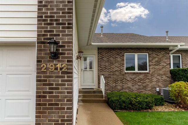 2912 W 4th Street, Cedar Falls, IA 50613